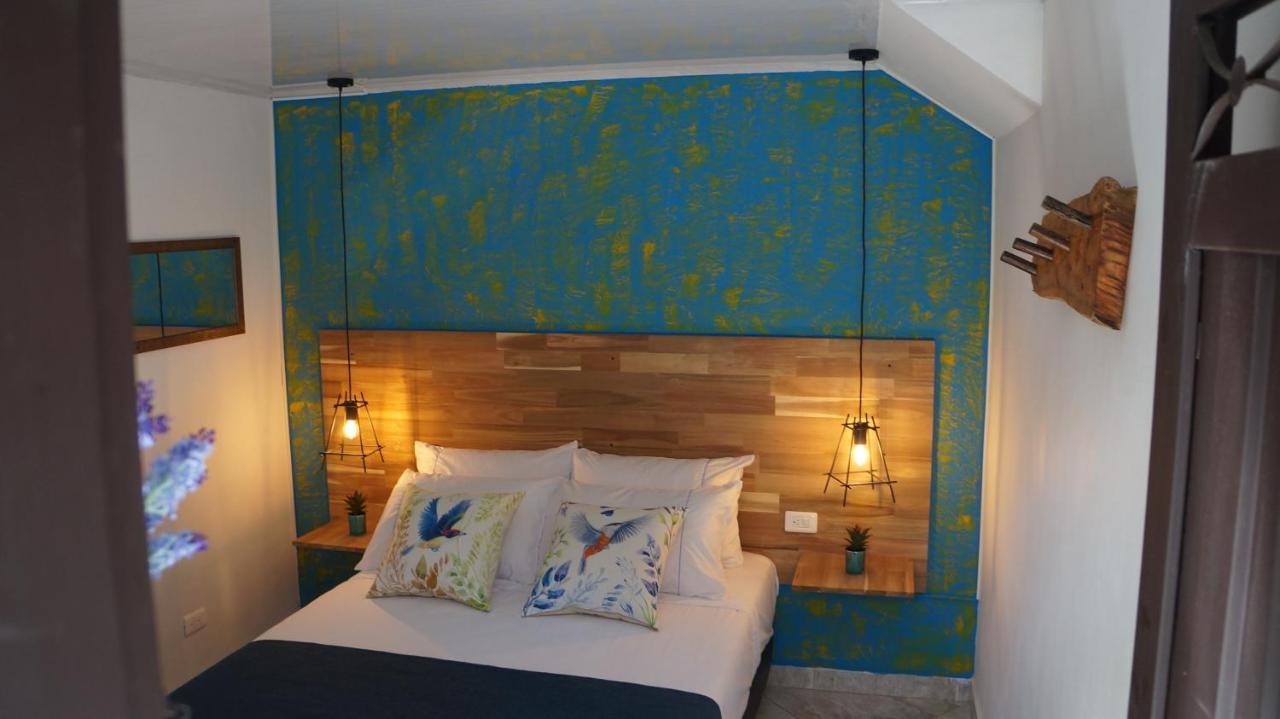 El Jardin De La 10 Hotel เมเดยิน ภายนอก รูปภาพ