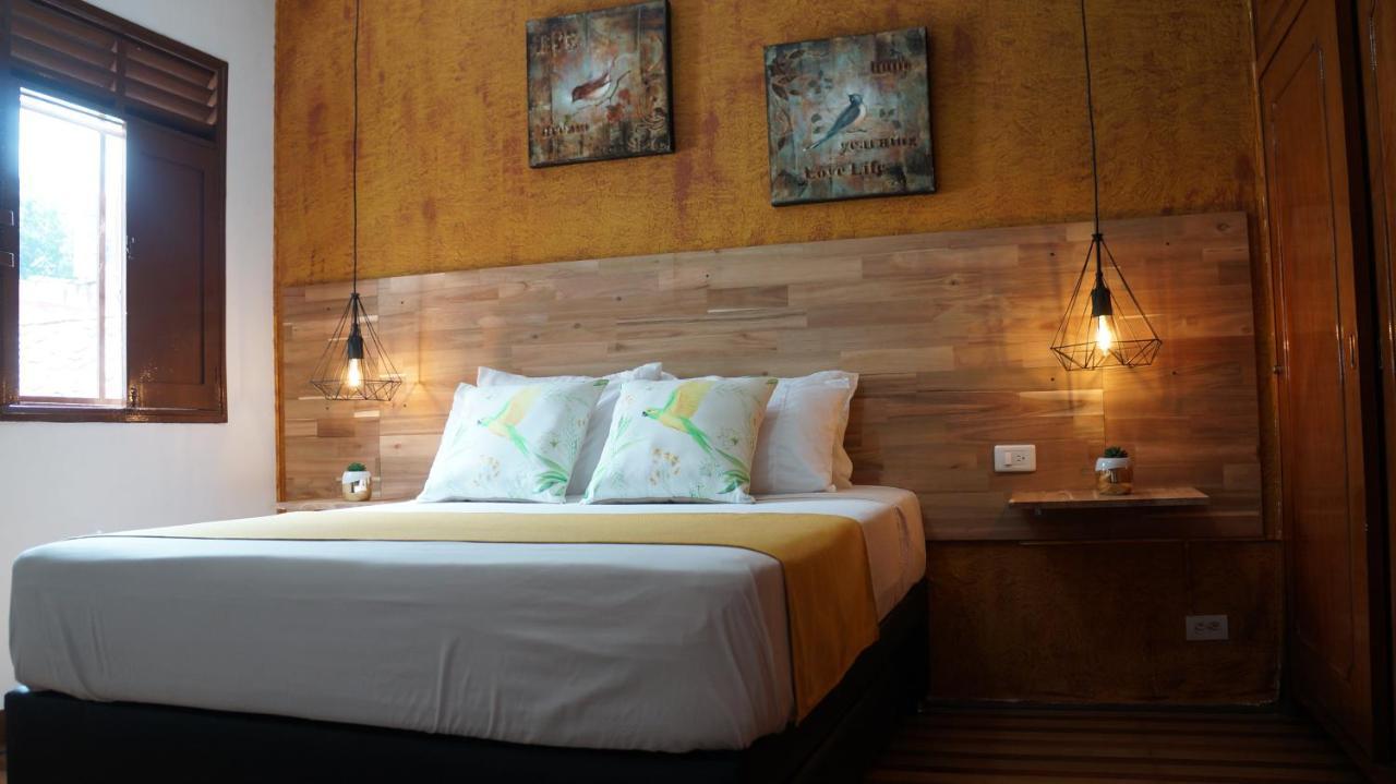 El Jardin De La 10 Hotel เมเดยิน ภายนอก รูปภาพ