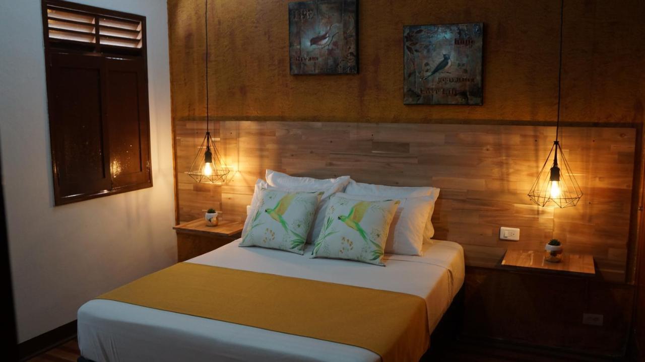 El Jardin De La 10 Hotel เมเดยิน ภายนอก รูปภาพ