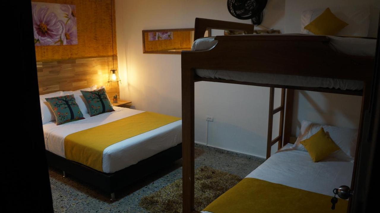 El Jardin De La 10 Hotel เมเดยิน ภายนอก รูปภาพ