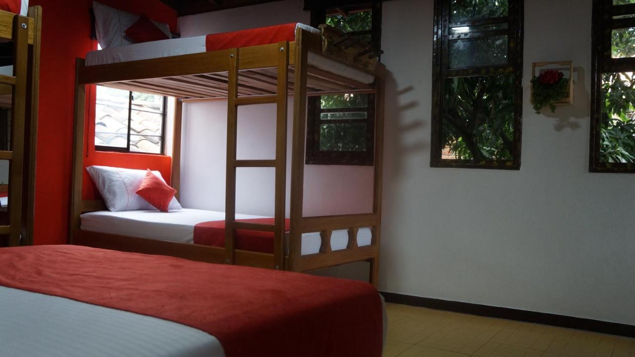 El Jardin De La 10 Hotel เมเดยิน ภายนอก รูปภาพ