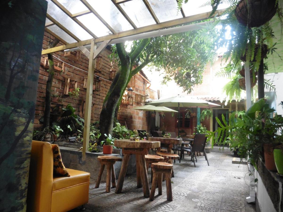 El Jardin De La 10 Hotel เมเดยิน ภายนอก รูปภาพ