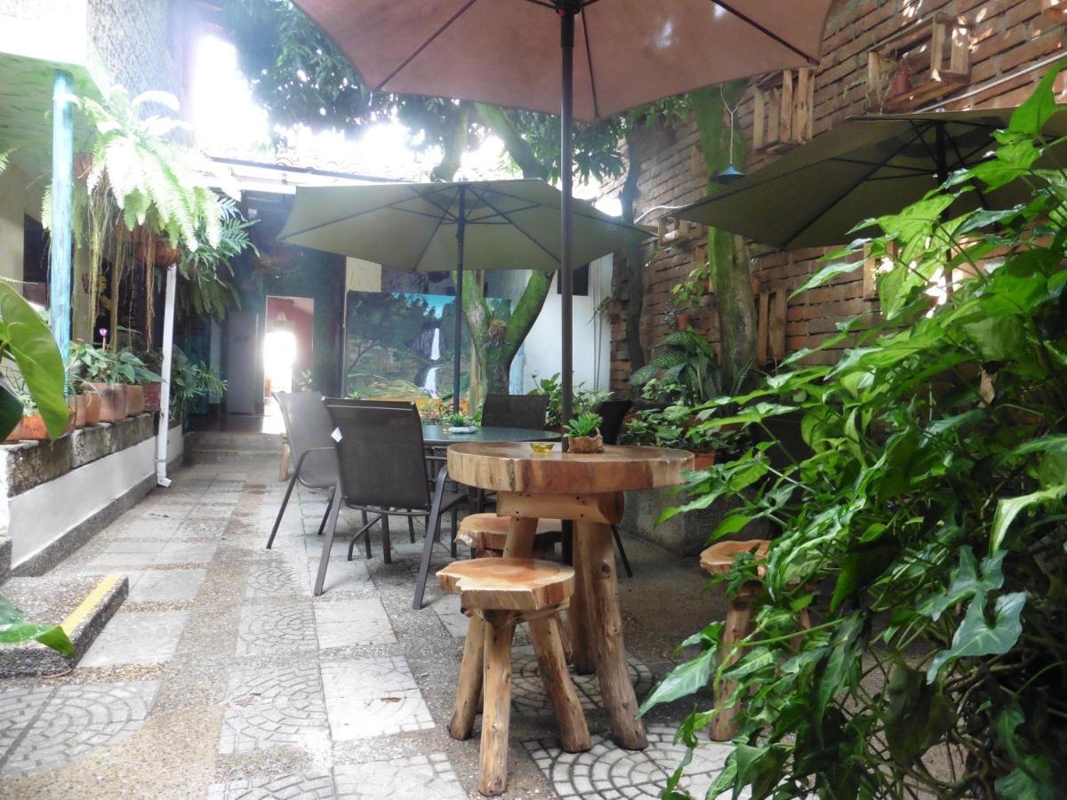 El Jardin De La 10 Hotel เมเดยิน ภายนอก รูปภาพ