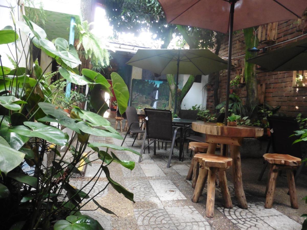 El Jardin De La 10 Hotel เมเดยิน ภายนอก รูปภาพ